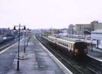 From 1988 every second Glasgow-Dunblane turned short in Platform 6  Stirling. These trains will be used to service the Alloa Branch. The platform filling on P9/10 covers the space which was occupied by the NBR office.<br><br>[Brian Forbes /09/2003]