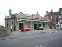Main entrance to Arbroath station in August 2006.<br><br>[John Furnevel 09/08/2006]