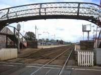 Looking north through the station from the level crossing at Carnoustie in August 2006.<br><br>[John Furnevel 12/08/2006]