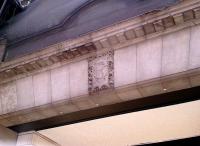 Stone decoration at Glasgow Central showing the logo of the Caledonian Railway who rebuilt the station in 1905<br><br>[Graham Morgan 30/09/2006]