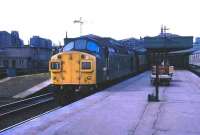 40135 ready to leave Aberdeen in July 1974 with the 1315 service to Glasgow.<br><br>[John McIntyre /07/1974]