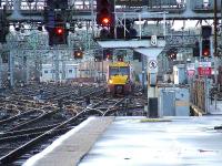 334001 approaching Platform 10 at Glasgow Central<br><br>[Graham Morgan 06/01/2007]