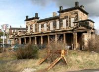 The Edinburgh and Northern 1847 terminus at Burntisland which linked with the train ferry to Granton. All doors and windows are now boarded up, March 2007.  <br><br>[John Furnevel 15/03/2007]