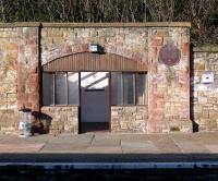 Waiting room on the tightly curved northbound platform at Burntisland, masonary built.<br><br>[Brian Forbes 15/05/2007]