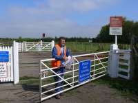 Annsmuir level crossing. Maintainance worker in fine form.<br><br>[Brian Forbes 01/05/2007]