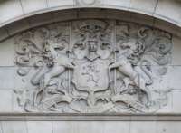 Coat of arms of the Caledonain Railway above the Hope Street vehicle entrance<br><br>[Graham Morgan 28/04/2007]