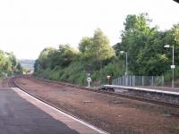 Bidirectional running capability now exists at south end of Larbert: southbound starter signal on the original northbound platform<br><br>[Paul D Kerr 27/06/2007]