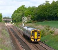 158.725 heads south past Plean.1156 Dunblane for Edinburgh.<br><br>[Brian Forbes 25/05/2007]