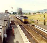 After a very long signal check just shy of Kirkconnel the driver of this 47 belts off heading south.<br><br>[Ewan Crawford //1989]