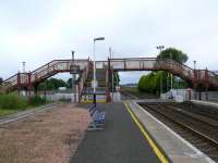 View looking south. The left platform is out of use, previously used for troop trains serving Barry Buddon Firing Range.<br><br>[Brian Forbes 14/08/2007]