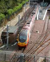 A Pendolino leaves Waverley platform 19 with the 1010 service to London Euston on 18 September 2007.<br><br>[John Furnevel 18/09/2007]