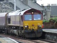 66119 about to pass through Paisley Gilmour Street as it heads for Hunterston <br><br>[Graham Morgan 11/09/2007]