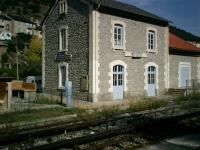 <h4><a href='/locations/L/Little_Yellow_Train,_France.'>Little Yellow Train, France.</a></h4><p><small><a href='/companies/S/SNCF'>SNCF</a></small></p><p><B>Olette </B> Station - request stop on the SNCF Little Yellow Train. 8/25</p><p>16/10/2007<br><small><a href='/contributors/Alistair_MacKenzie'>Alistair MacKenzie</a></small></p>