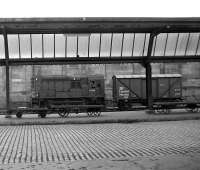 D4156 shunts an <I>Express Parcels</I> van at the north end of Carlisle station on 30 May 1972.<br><br>[John McIntyre 30/05/1972]