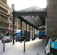 View east along Gordon Street on 9 September under the canopy at the main entrance to Glasgow Central station.<br><br>[John Furnevel 09/09/2007]