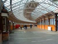 The walkway between the station concourse and the pierhead at Wemyss Bay on 1 October 2005. <br><br>[Craig Seath 01/10/2005]