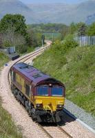 66141 heads west near Clackmannan on 8 May 2008, with the Ochil Hills forming a backdrop. <br><br>[Bill Roberton 08/05/2008]