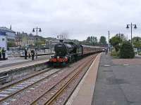 61994 arrives at Stirling with a special from Alloa.<br><br>[John Robin 15/05/2008]