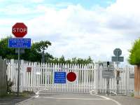 Level Crossing at Kincardine, the instructions are for the wise...<br><br>[Brian Forbes 05/08/2008]