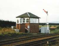 The signal box at Craigo in October 1998 looking north.<br><br>[David Panton /10/1998]