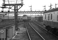A class 24 locomotive moves off a freight about to be shunted into Guild Street yard on 23 April 1973<br>
<br><br>[John McIntyre 23/04/1973]