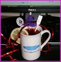 It can be quite difficult staying motivated while having to work on the website on Christmas Day. To be honest, the only thing that really keeps me going is the odd cuppa that Ewan occasionally brings in.... MERRY CHRISTMAS from all at Railscot - and a Happy 2009!<br><br>[John Furnevel 25/12/2008]