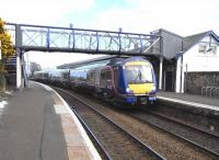 170 429 pulls into Burntisland with an Edinburgh service on 18 April 2009.<br><br>[David Panton 18/04/2009]