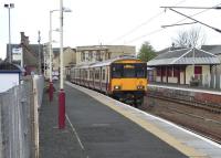 Lanark station on 5 May 2009, with unit 318 257 awaiting custom for its serpentine journey to Milngavie via Holytown and the Hamilton Circle.<br><br>[David Panton 05/05/2009]