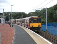 On Saturday 8 August 318 259 calls at Rutherglen with a Milngavie <br>
service.The M74 extension to the M8 is under construction adjacent to thestation and, in two years time, the predominant sound here will be of road traffic rather than the regular trains. <br>
<br><br>[David Panton 08/08/2009]