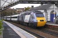 <I>East Coast</I> branded 43306 leads the 0952 Aberdeen - London KX through North Queensferry on 1 December 2009.<br>
<br><br>[Bill Roberton 01/12/2009]