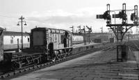 D3985 shunts platform 6 at Aberdeen station in a low winter sun on 7 February 1973.<br>
<br><br>[John McIntyre 07/02/1973]