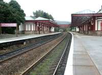 Looking south through Gleneagles station in September 2004.<br><br>[John Furnevel 11/09/2004]