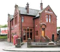 Now it's a pub. Coatbridge Central in May 2005.<br><br>[John Furnevel 09/05/2005]