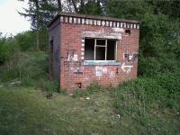 This well preserved gangers' hut is just South of the A4304, West of Junction 20 on the M1. Going by the graffiti, it is now used by quite a different sort of gang.<br><br>[Ken Strachan 12/05/2010]