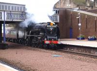6233 <I>Duchess of Sutherland</I> hurries through Larbert on 2 October with the 1Z69 Stafford - Stirling <I>Royal Scot</I> special.<br><br>[Brian Forbes 02/10/2010]