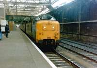 Deltic no 55016 <I>Gordon Highlander</I> following arrival with a train at Waverley in June 1981.<br><br>[Colin Alexander /06/1981]