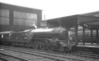 Gresley V2 2-6-2 no 60955 stands at Carlisle platform 4 on 14 August 1965, having just brought in the 9.50am Edinburgh Waverley - Leeds City.<br><br>[K A Gray 14/08/1965]