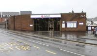 Entrance to Larbert station looking north across Main Street in 2005.<br><br>[John Furnevel 25/05/2005]