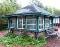 The old signal box located at the north end of the island platform at Rannoch station in 2003.<br><br>[John Furnevel 20/05/2003]
