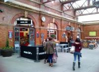 The 'traditional' concourse at Birmingham Moor Street, with punning cafe, on Friday 9th November 2012. [see image 27204]<br><br>[Ken Strachan 09/11/2012]