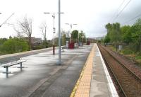Looking along the island platform at Langside station, Glasgow, on Sunday 6 May 2007. View is south east towards Cathcart. <br><br>[John Furnevel 06/05/2007]
