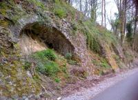 A close-up of the retaining arches adjacent to the south portal of Combe Down tunnel [see image 43820].<br><br>[Ken Strachan 19/04/2014]