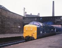 Deltic 55007 <I>Pinza</I> runs light engine through platform 3 at Haymarket on the last day of August 1981 on its way from 64B to take up ECML duties at Waverley. <br><br>[Peter Todd 31/08/1981]
