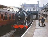 Midland 4F 0-6-0 no 43924 stands alongside the platform in Keighley Station on 31 May 1982.<br><br>[Peter Todd 31/05/1982]