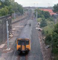 150.208 approaches Waverley from the east having just cleared the former Abbeyhill Junction in 1989.<br><br>[Ewan Crawford 12/06/1989]