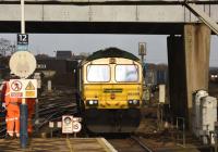 Freightliner 66589 southbound through Eastleigh on 11 January 2017. The locomotive is about to pull up for a crew change.<br><br>[Peter Todd 11/01/2017]