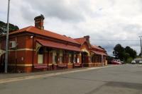 Ballan station on the Melbourne - Ballarat line. In spite of the size, there is only a single line. Sept. 2015. This line features several familiar station names found in Scottish explosives factories - Ardeer and Rockbank (within the Bishopton complex).<br><br>[Colin Miller /09/2015]