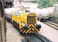 A Sentinel diesel shunter [see image 24631] at Hope, seen during a 2005 Open Day.<br><br>[Ken Strachan 17/09/2005]
