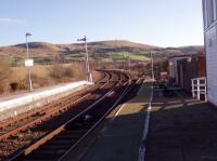 Girvan (New) station looking south towards Stranraer.<br><br>[William Tollan 09/02/2006]