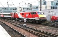 The Virgin Trains East Coast 0615 ex-Kings Cross ariving at Waverley on 24 March 2017. The train is routed into platform 9, alongside the south wall.<br><br>[John Furnevel 24/03/2017]
